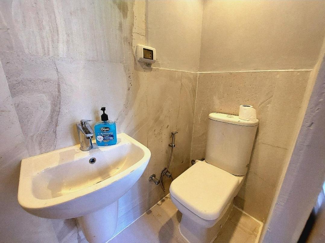 Arab Hostel, Welcoming All Solo And Groups Travellers But, Unmarried Couples Not Allowed Alexandria Eksteriør billede