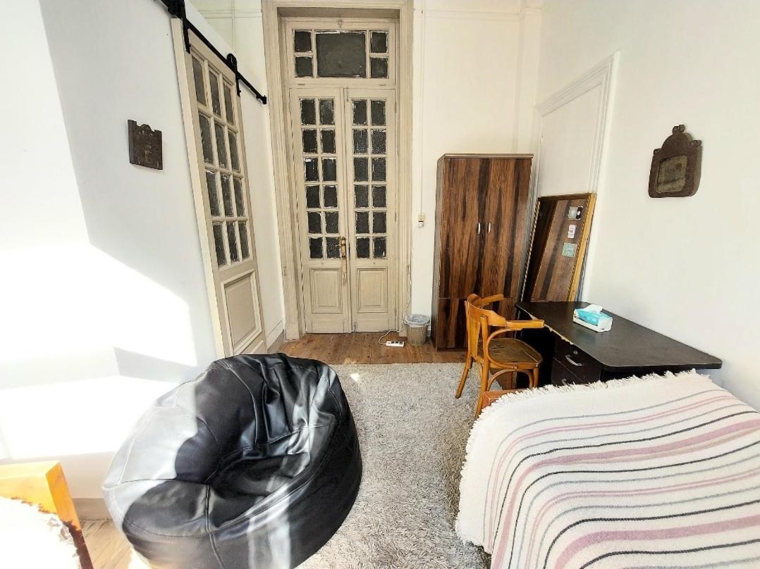 Arab Hostel, Welcoming All Solo And Groups Travellers But, Unmarried Couples Not Allowed Alexandria Eksteriør billede
