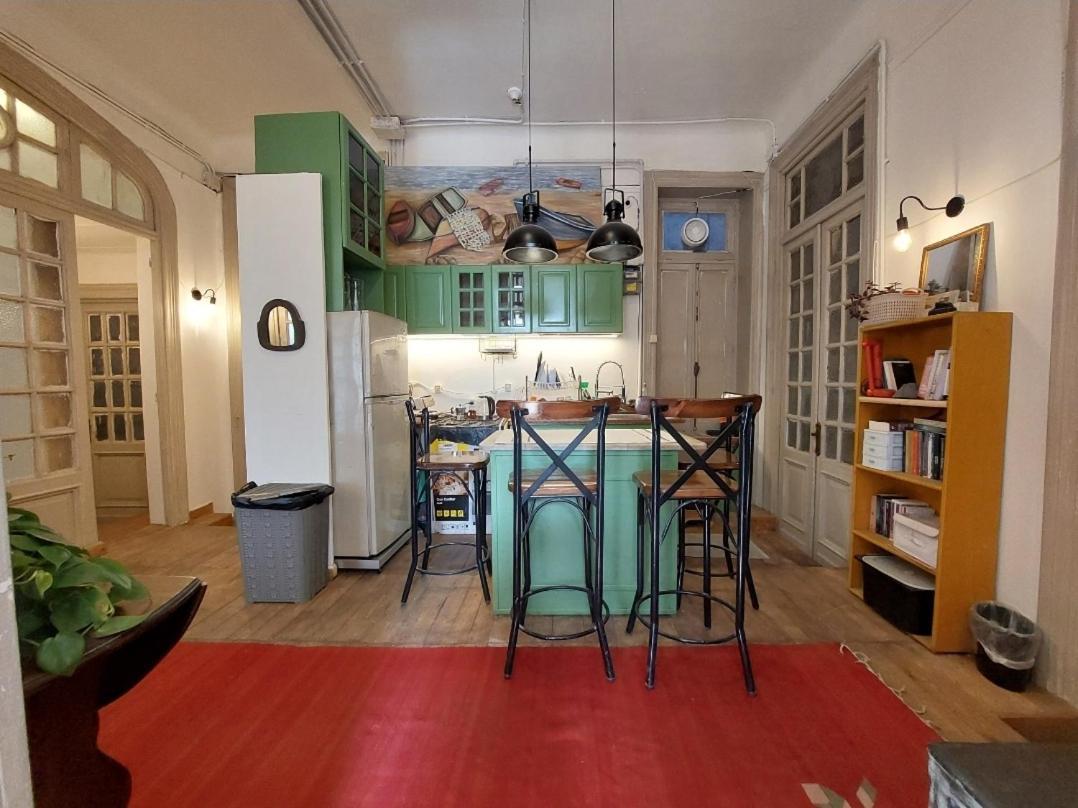 Arab Hostel, Welcoming All Solo And Groups Travellers But, Unmarried Couples Not Allowed Alexandria Eksteriør billede