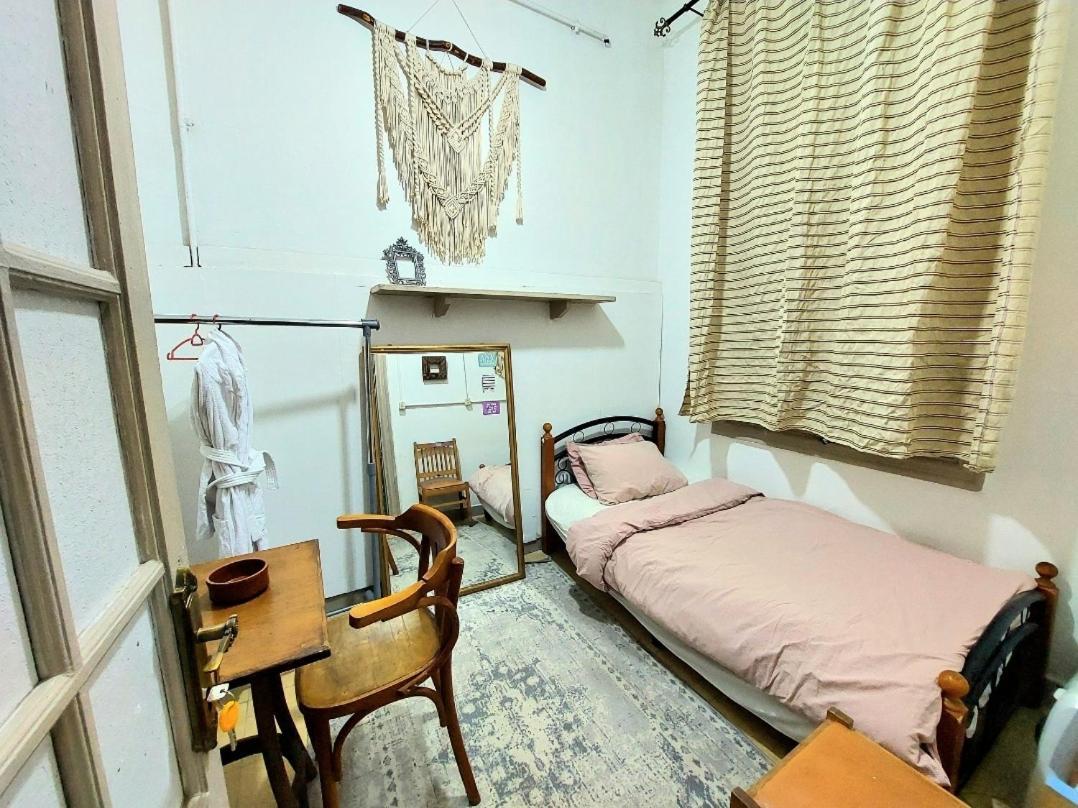 Arab Hostel, Welcoming All Solo And Groups Travellers But, Unmarried Couples Not Allowed Alexandria Eksteriør billede