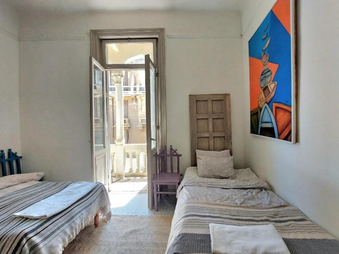 Arab Hostel, Welcoming All Solo And Groups Travellers But, Unmarried Couples Not Allowed Alexandria Eksteriør billede