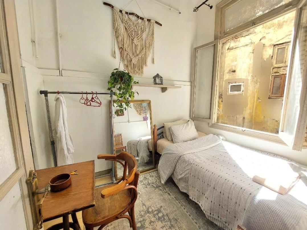 Arab Hostel, Welcoming All Solo And Groups Travellers But, Unmarried Couples Not Allowed Alexandria Eksteriør billede