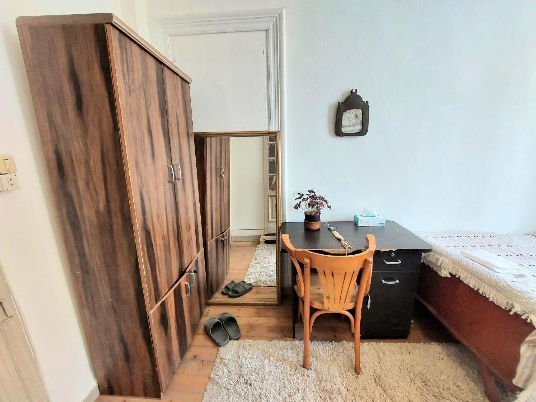 Arab Hostel, Welcoming All Solo And Groups Travellers But, Unmarried Couples Not Allowed Alexandria Eksteriør billede