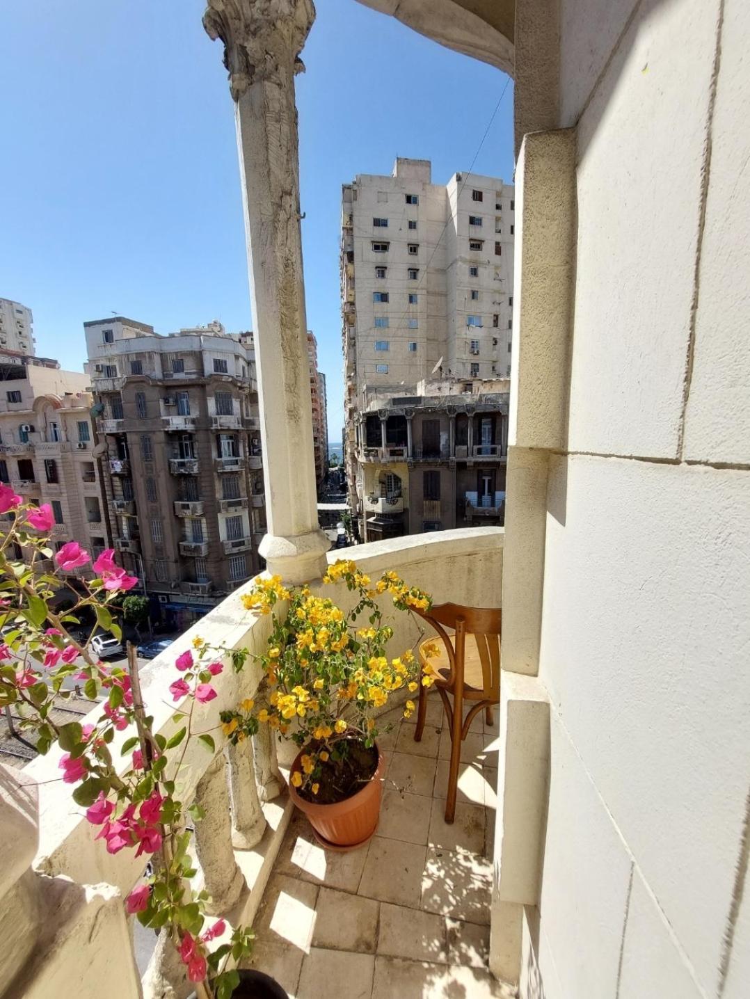 Arab Hostel, Welcoming All Solo And Groups Travellers But, Unmarried Couples Not Allowed Alexandria Eksteriør billede